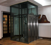 Aufzugsschacht / Schachtgerüst